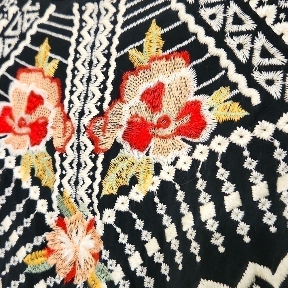 Oversized Embroidered Top Short sleeve Casual Bohemian Contemporary JODIFL Small - Picture 4 of 10